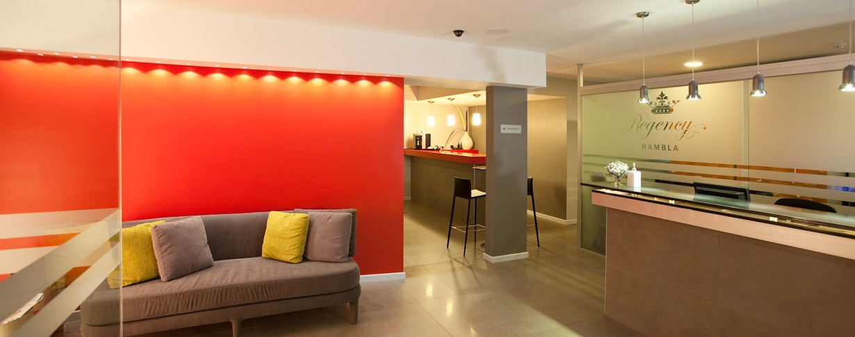 Recepción Regency Rambla Design Apart Hotel en Montevideo