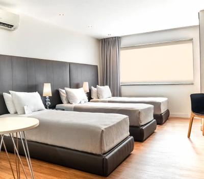 Habitación Deluxe Triple Regency Way Montevideo Habitación Deluxe Triple Regency Way Montevideo