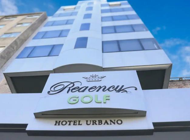 Fachada Regency Golf Hotel Urbano en Montevideo Fachada Regency Golf Hotel Urbano en Montevideo